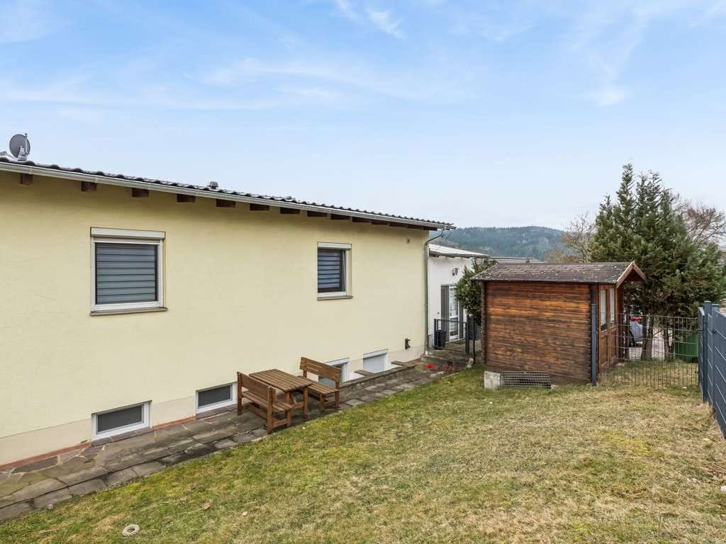 Immobilie in Brennberg - Gepflegte 4-Zimmer-Etagenwohnung in Frauenzell-Brennberg - Bild 2