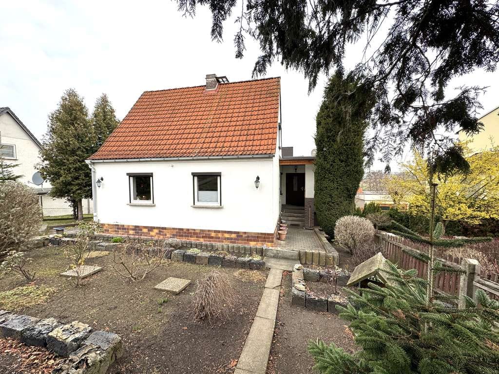 Immobilie in Seegebiet Mansfelder Land - Gepflegtes Einfamilienhaus in 06317 Amsdorf - Bild 1