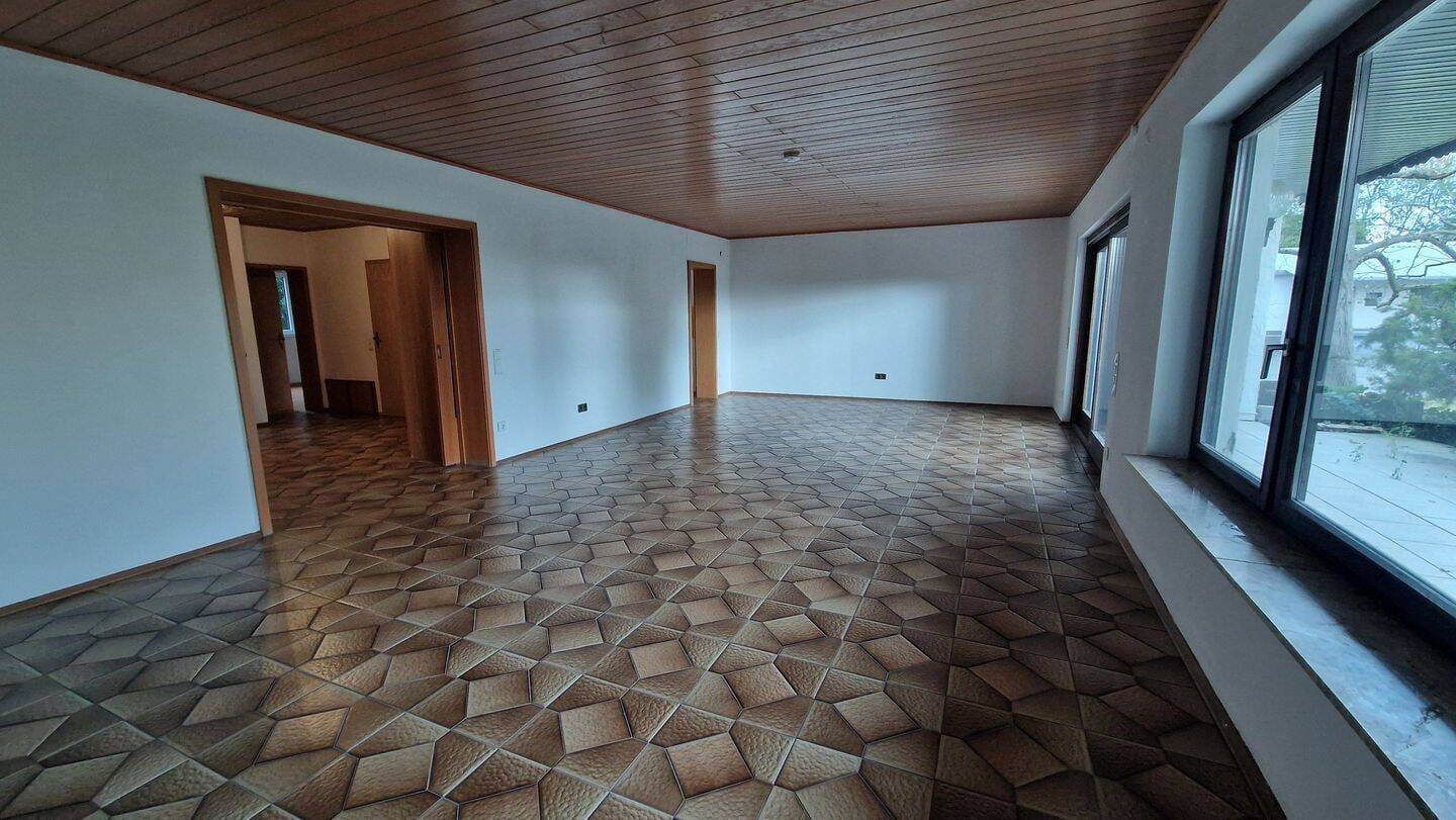 Immobilie in Großkrotzenburg - Großzügiges Zweifamilienhaus in Feldrandlage - Bild 3