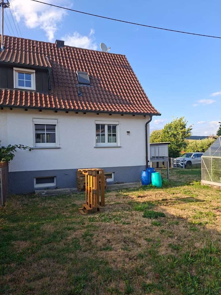 Immobilie in Durchhausen - Nettes Häusle 2,5 Zi. (DHH) am Ortsrand m. Balkon/Garage/Keller - Bild 1