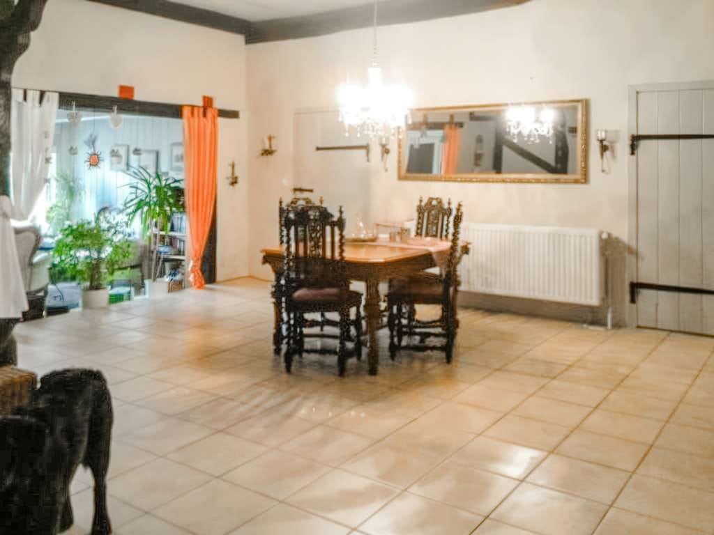 Immobilie in Neudorf-Bornstein - Wohnen mit Geschichte – stilvolle Erdgeschosswohnung im liebevoll gepflegten Resthof - Bild 2