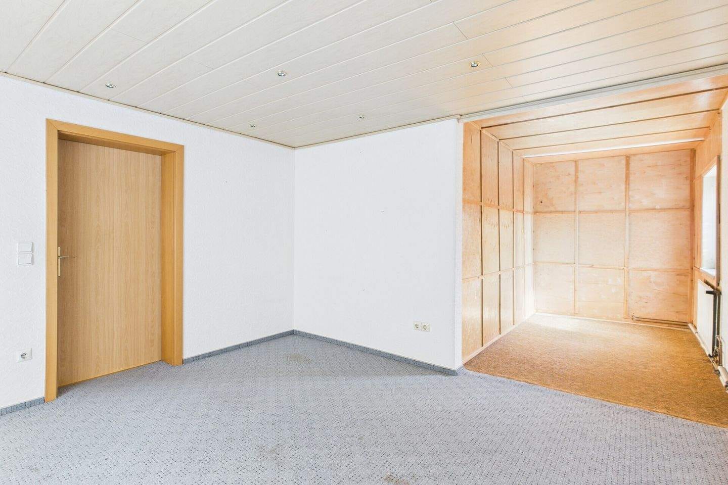 Immobilie in Schalkau - Sanierungsbedürftiges Einfamilienhaus mit Potenzial zum Traumhaus - Bild 3
