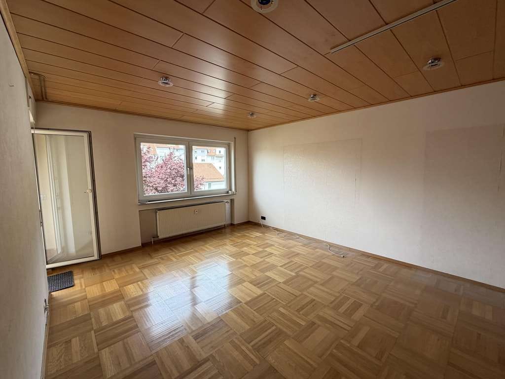 Immobilie in Neckartenzlingen - 2 Zimmer, Balkon, Stellplatz – alles da! - Bild 0