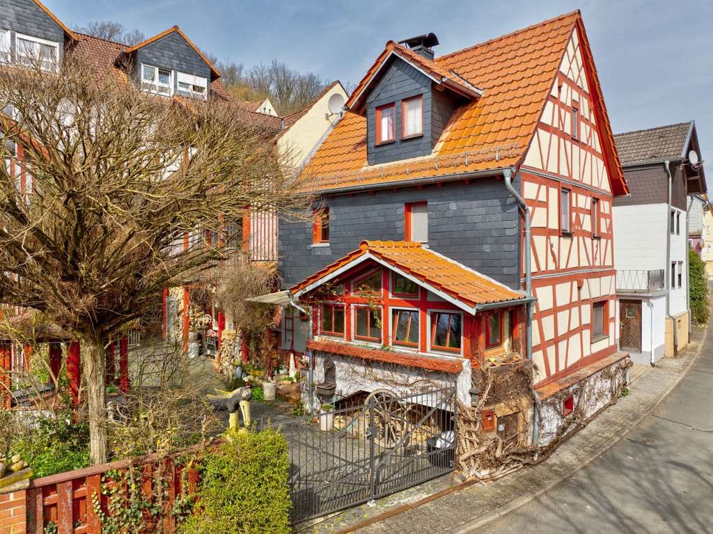Immobilie in Aarbergen - GROSSZÜGIGES ANWESEN - VIELFÄLTIG NUTZBAR IN IDYLLISCHER TAUNUS-LAGE! - Bild 3