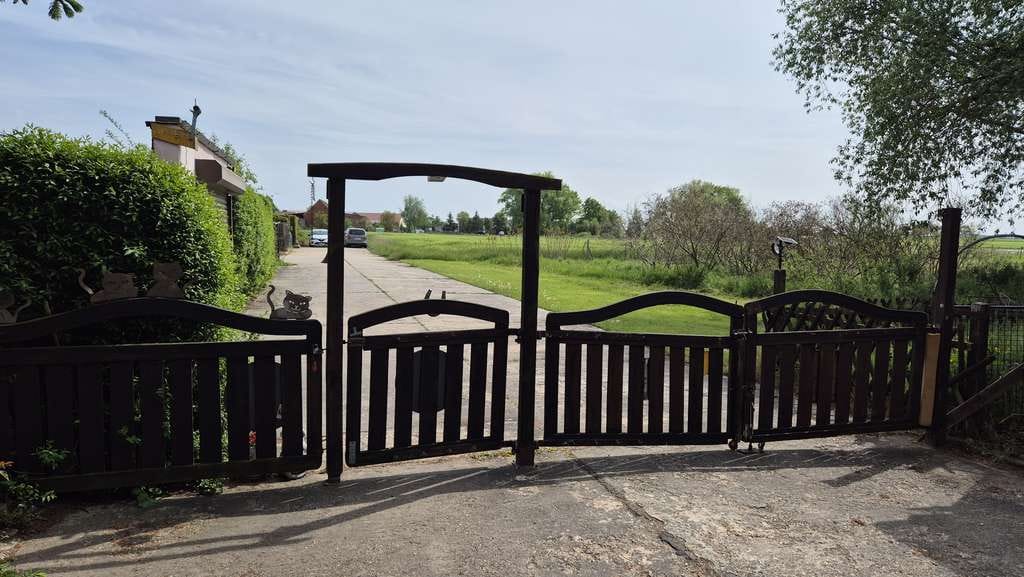 Immobilie in Aken (Elbe) - Zuhause mit 4 Zimmern/Keller/Gartenhaus/Pool/großem grünen Grundstück in Aken OT Kühren - Bild 1