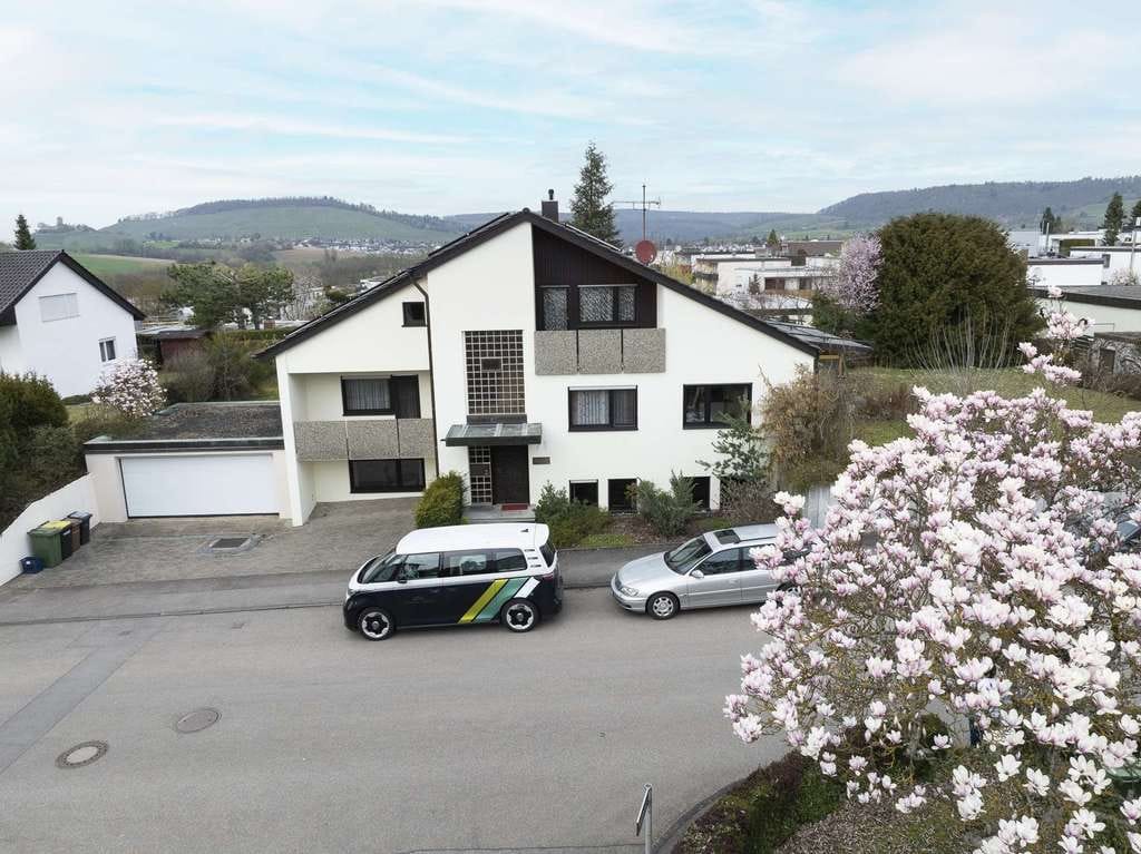Immobilie in Oberstenfeld - Einfamilienhaus in top Lage mit Garten, PV-Anlage und Ausbaupotential - Bild 0