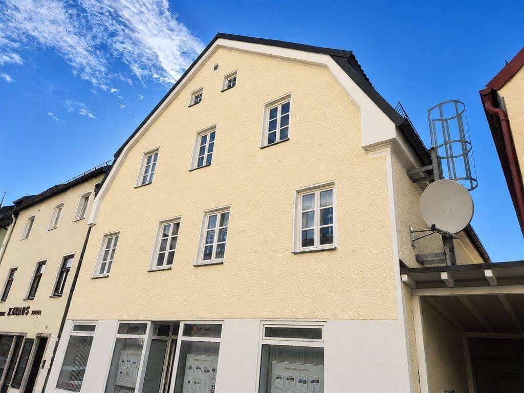 Immobilie in Altötting - NUR 2 GEHMIN. zum KAPELLPLATZ! 2-ZI.-WOHUNG (vermietet) im ZENTR. ALTÖTTING - Bild 0