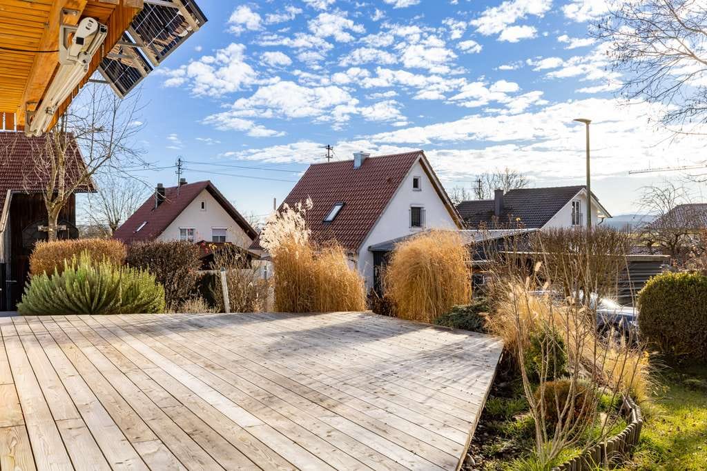 Immobilie in Jengen - Stilvolles Einfamilienhaus mit traumhaftem Ausblick, Doppelgarage & Vollunterkellerung - Bild 4