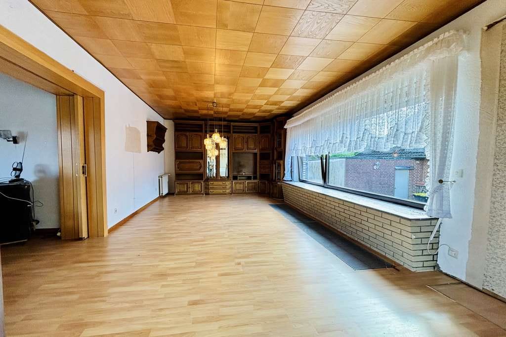 Immobilie in Escheburg - Zweifamilienhaus mit viel Platz für eigene Ideen. - Bild 3
