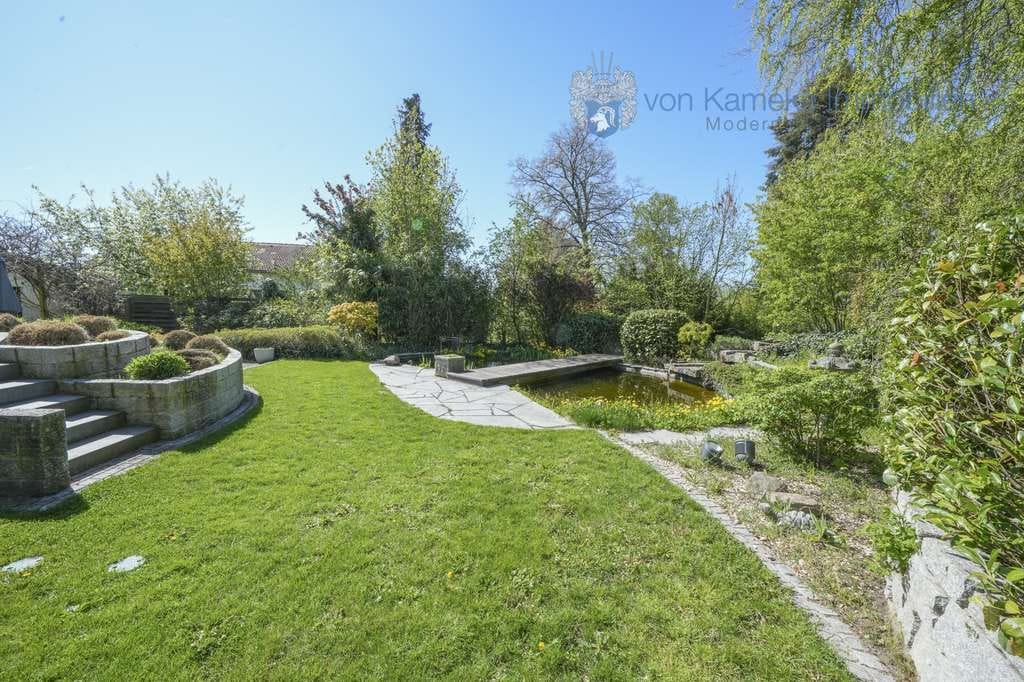 Immobilie in Weisendorf - Stilvolles Wohnen mit Pool und Gartenparadies in Weisendorf-Buch - Bild 2