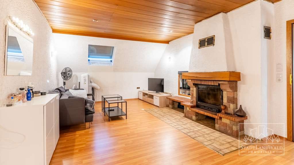 Immobilie in Schweix - Platz für Familie, Hobby & Mehr – Großzügiges Haus mit Garage und Nebengebäude - Bild 4