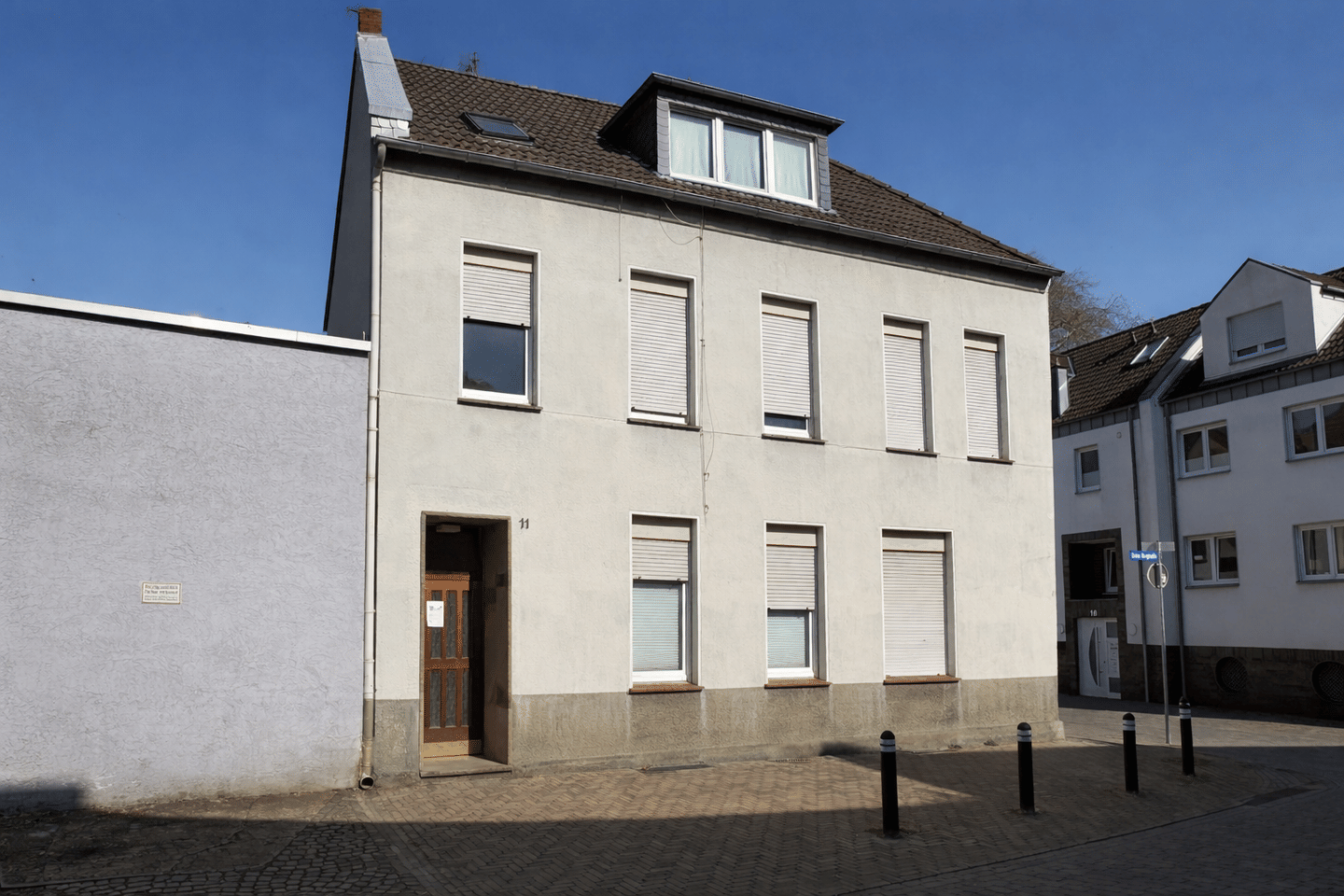 Immobilie in Unna - Attraktives Wohn- und Geschäftshaus mit Garage und Stellplatz als Anlageoption - Bild 0