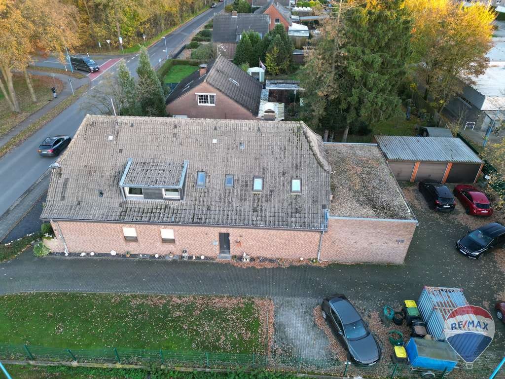 Immobilie in Bedburg-Hau - Zweifamilienhaus mit Wintergarten und vielseitigen Nutzungsmöglichkeiten auf tollem Grund ! - Bild 3