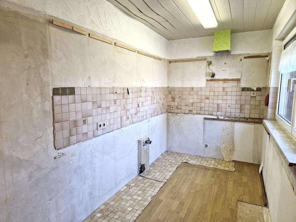 Immobilie in Bobenheim-Roxheim - Freistehendes Wohnen mit großem Grundstück und Entwicklungsmöglichkeiten - Bild 3