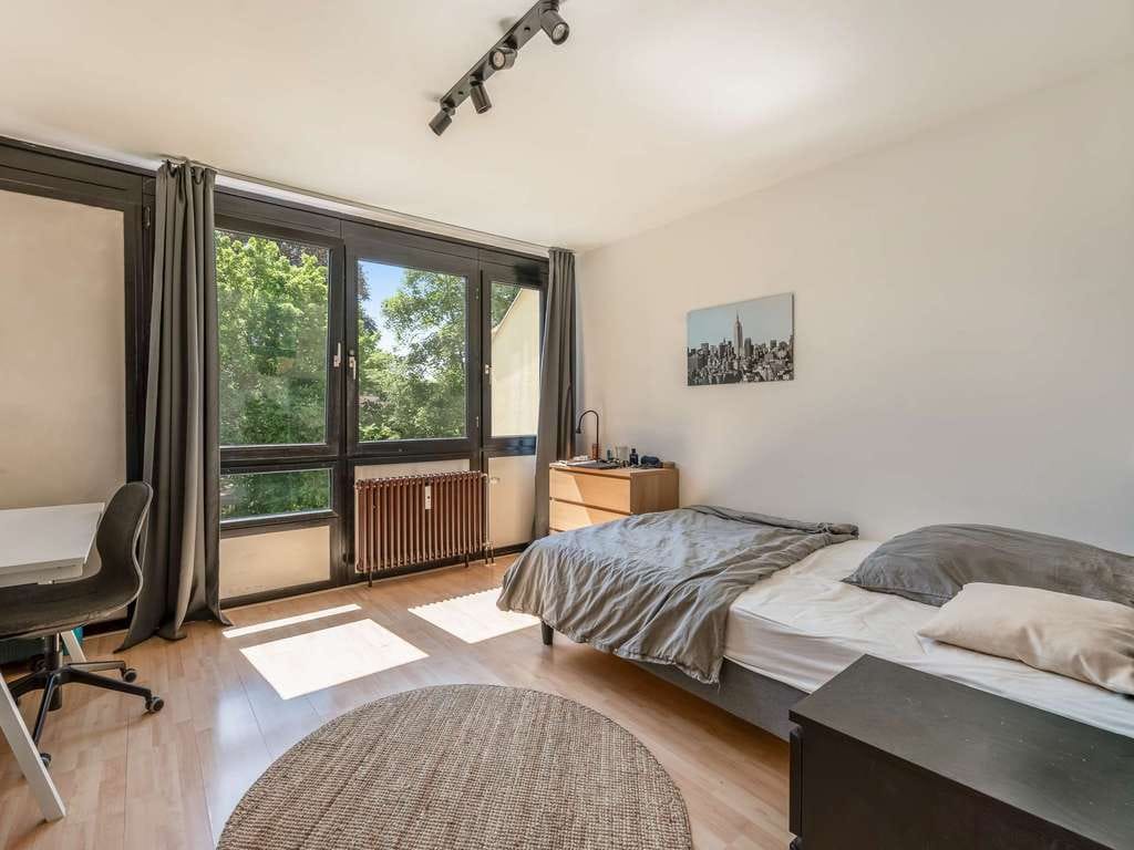 Immobilie in Neubiberg - Großzügiges Wohnen in Neubiberg: 3 Schlafzimmer, großer Wohn-Ess-Bereich & Südwestbalkon - Bild 3