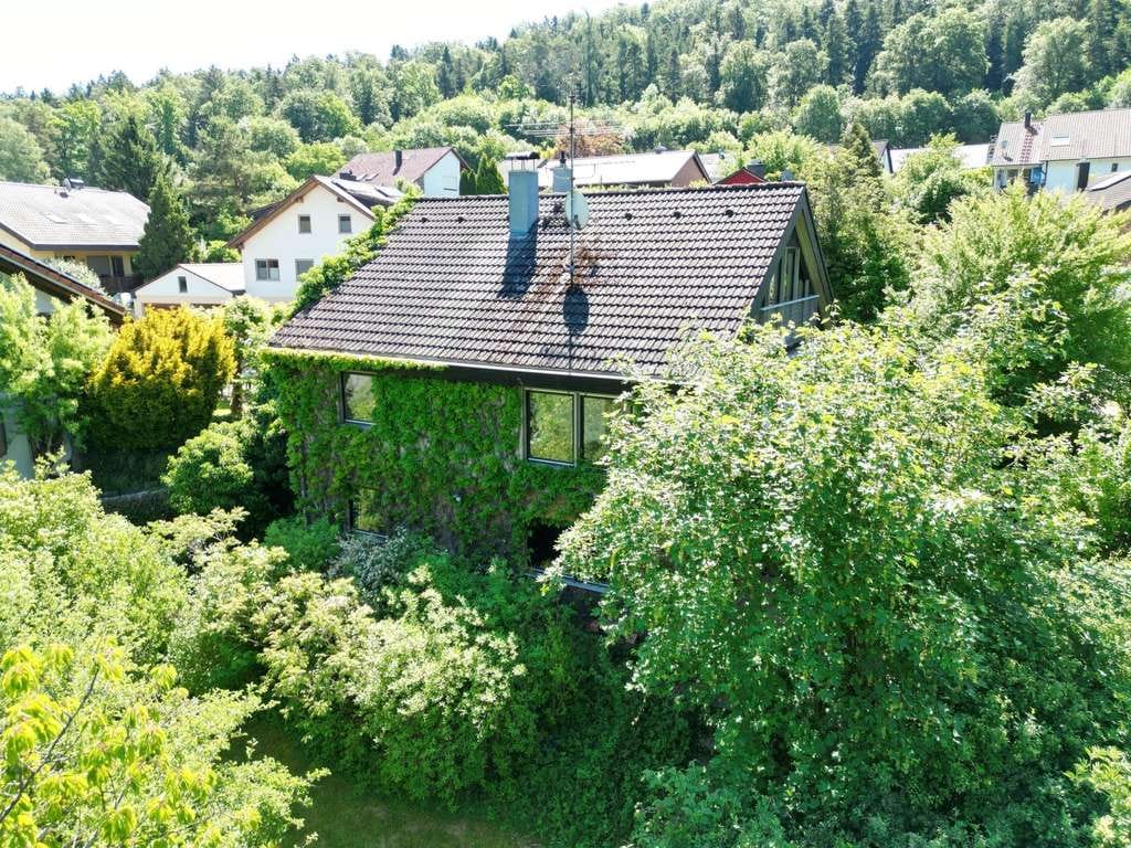 Immobilie in Rottenburg am Neckar - Traumhafter Panoramaausblick & großes Grundstück - Freihstehendes Wohnhaus mit Einliegerwohnung - Bild 2