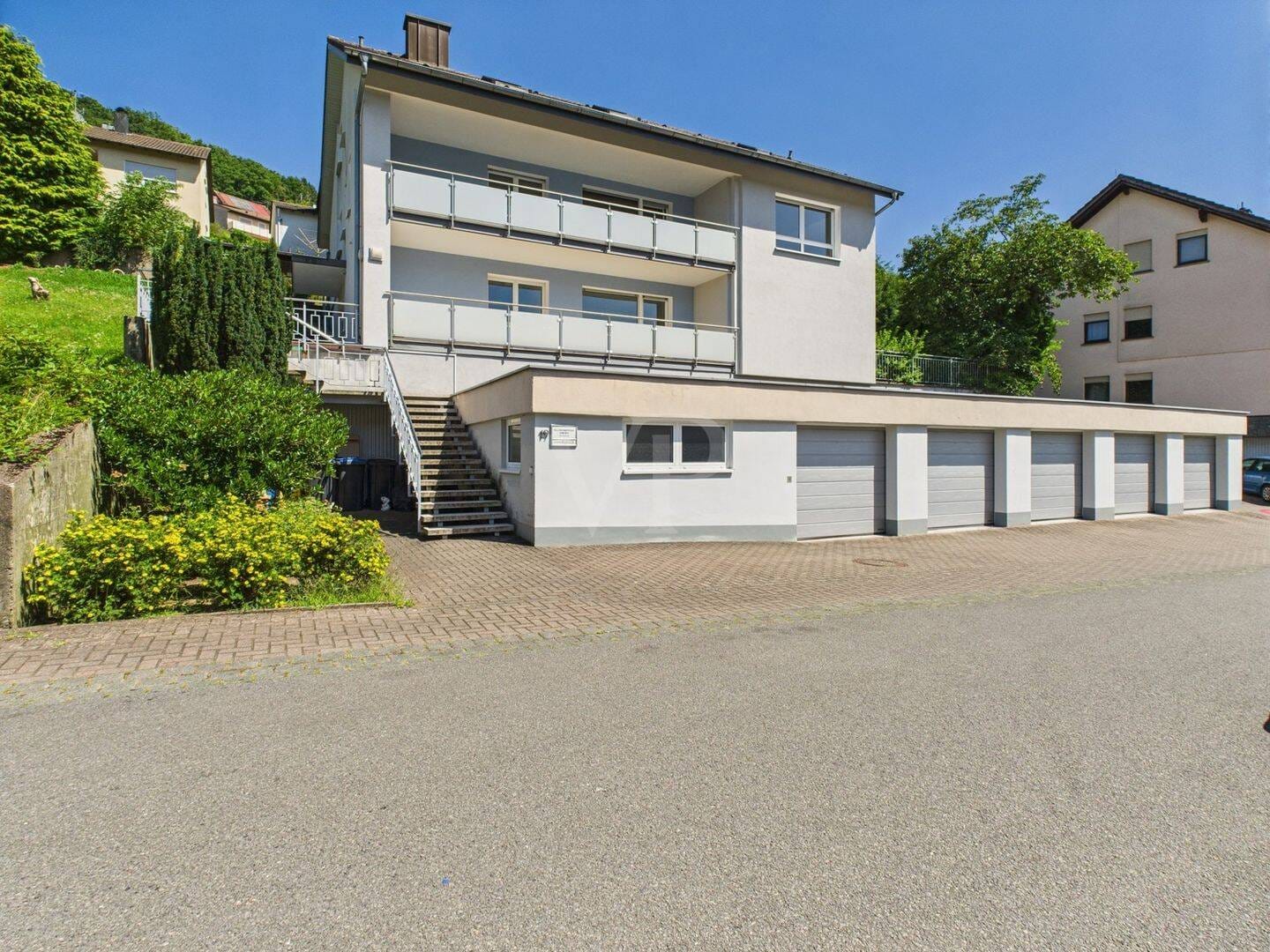 Immobilie in Eichenbühl - Traumlage : Mehrgenerationenhaus / Wohnen und Arbeiten oder Kapitalanlage - Bild 1