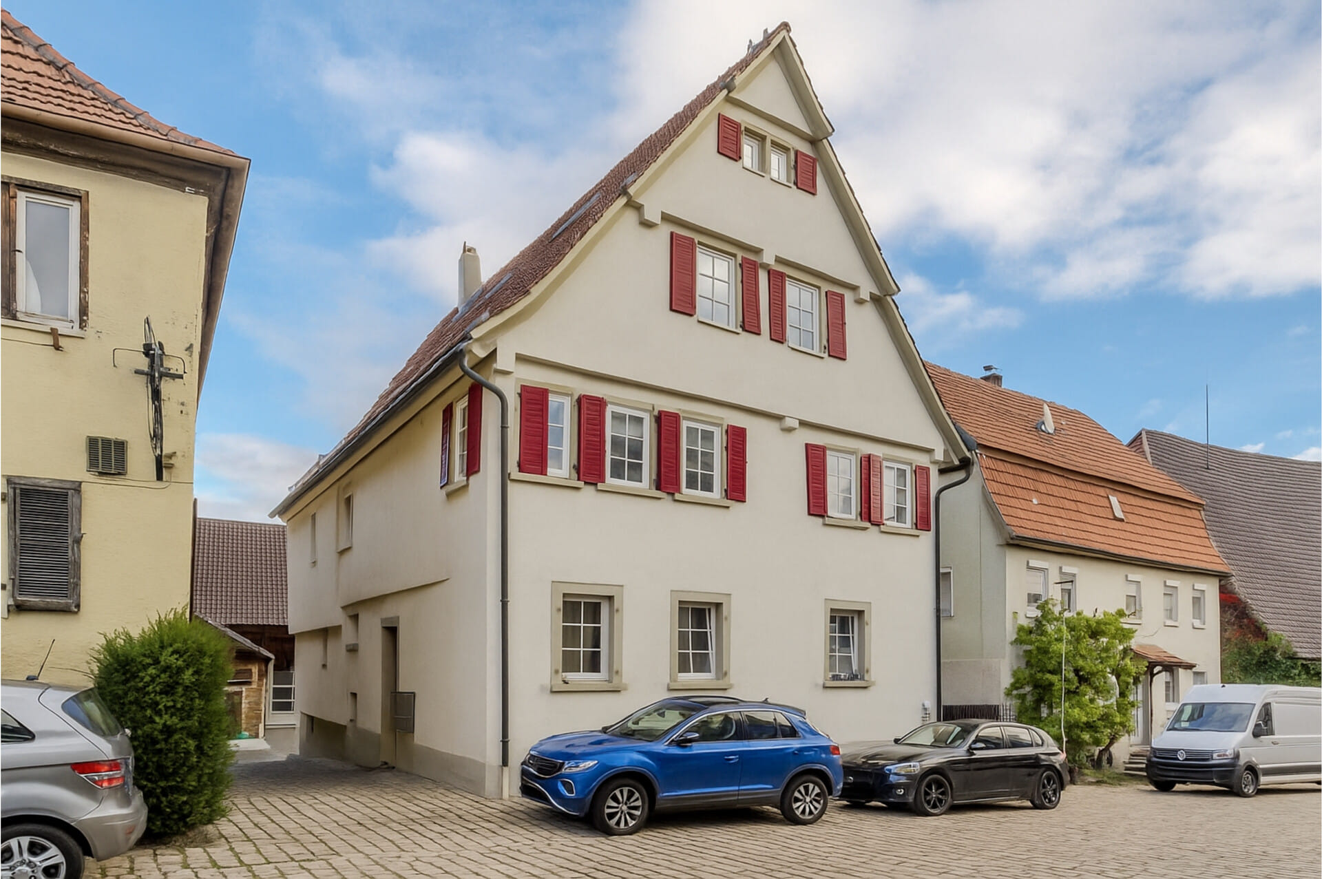 Immobilie in Ingersheim - Selbst nutzen und Mieteinnahmen sichern: 5-Familienhaus mit Scheune - Bild 1