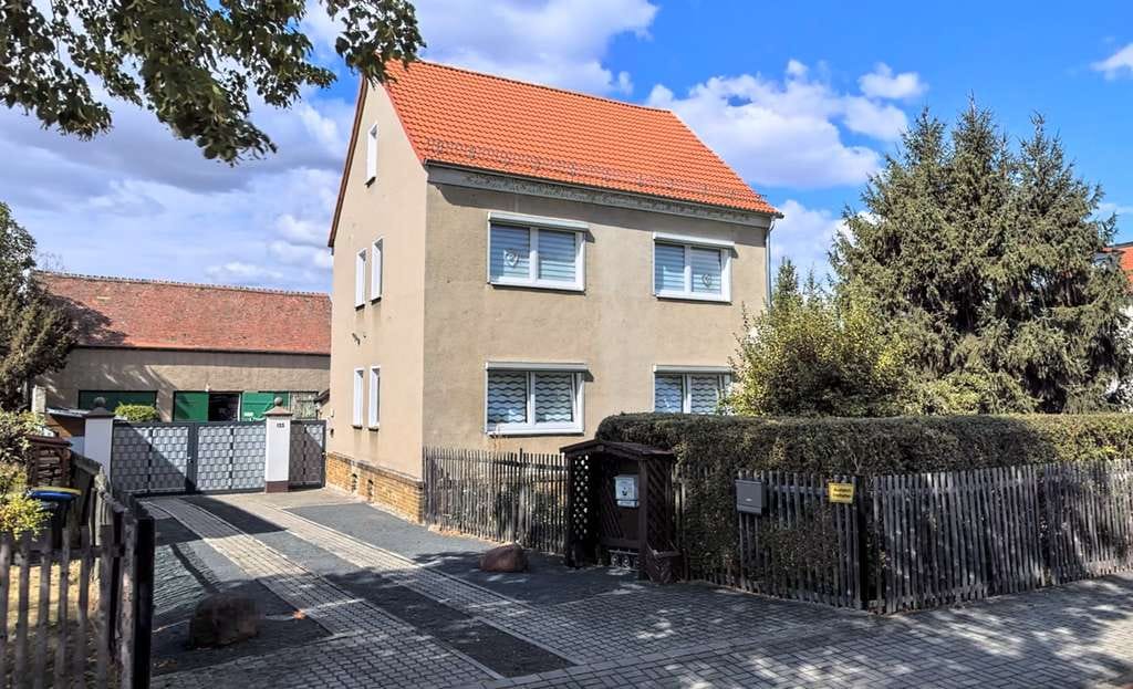 Immobilie in Zwenkau - Einfamilienhaus + Nebenhaus perfekt zum Generationswohnen in Zwenkau in Seenähe zu verkaufen - Bild 0
