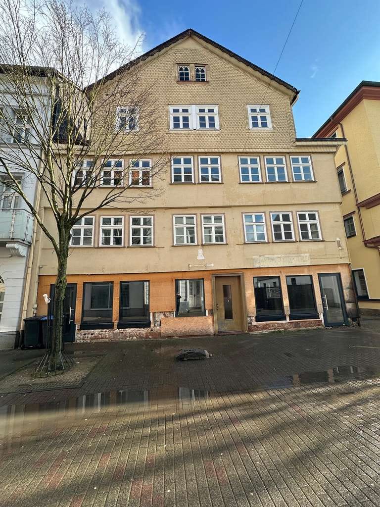 Immobilie in Bad Hersfeld - Wohn- und Geschäftshaus *** 2 Gewerbeeinheiten *** 4 Wohnungen *** Fußgängerzone *** - Bild 0