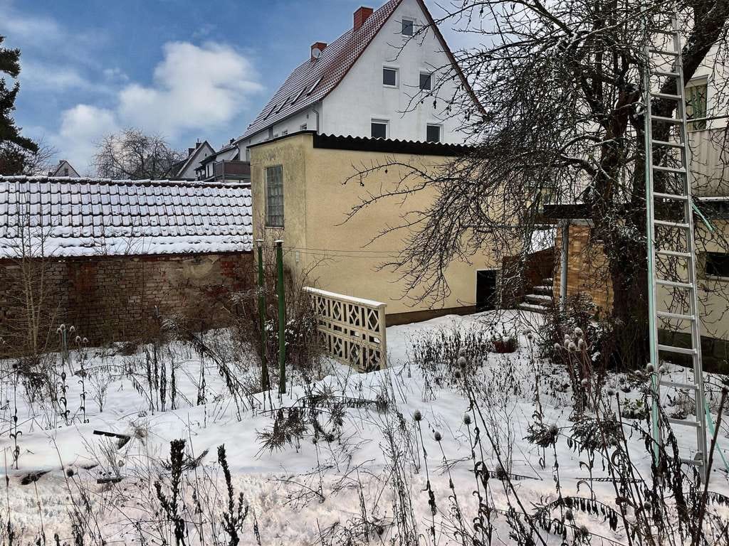 Immobilie in Ebern - Familienfreundliches Haus mit Garage u. Garten in ruhiger Lage, viel Platz: 6 Zimmer, Küche, 2xBad/ - Bild 3