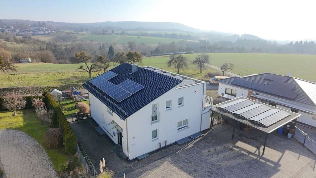 Immobilie in Rengsdorf - Viel Platz für Familie & Beruf: 6 Schlafzimmer, Büroetage & Weitblick - neuwertig energetisch TOP! - Bild 3