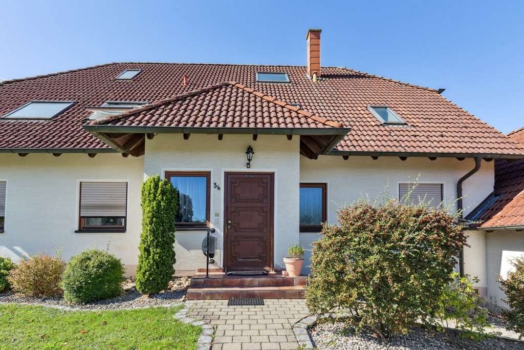 Immobilie in Langensendelbach - Provisionsfrei – Lichtdurchflutete Maisonettewohnung mit kluger Raumaufteilung & Galerie - Bild 2