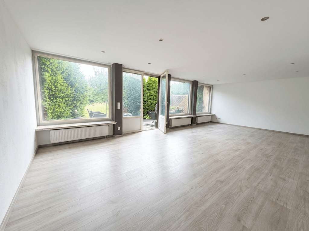 Immobilie in Alsfeld - Großzügiges Mehrfamilienhaus | 265 m² | Saniertes EG | 1.000 m² Grundstück | Alsfeld - Bild 0