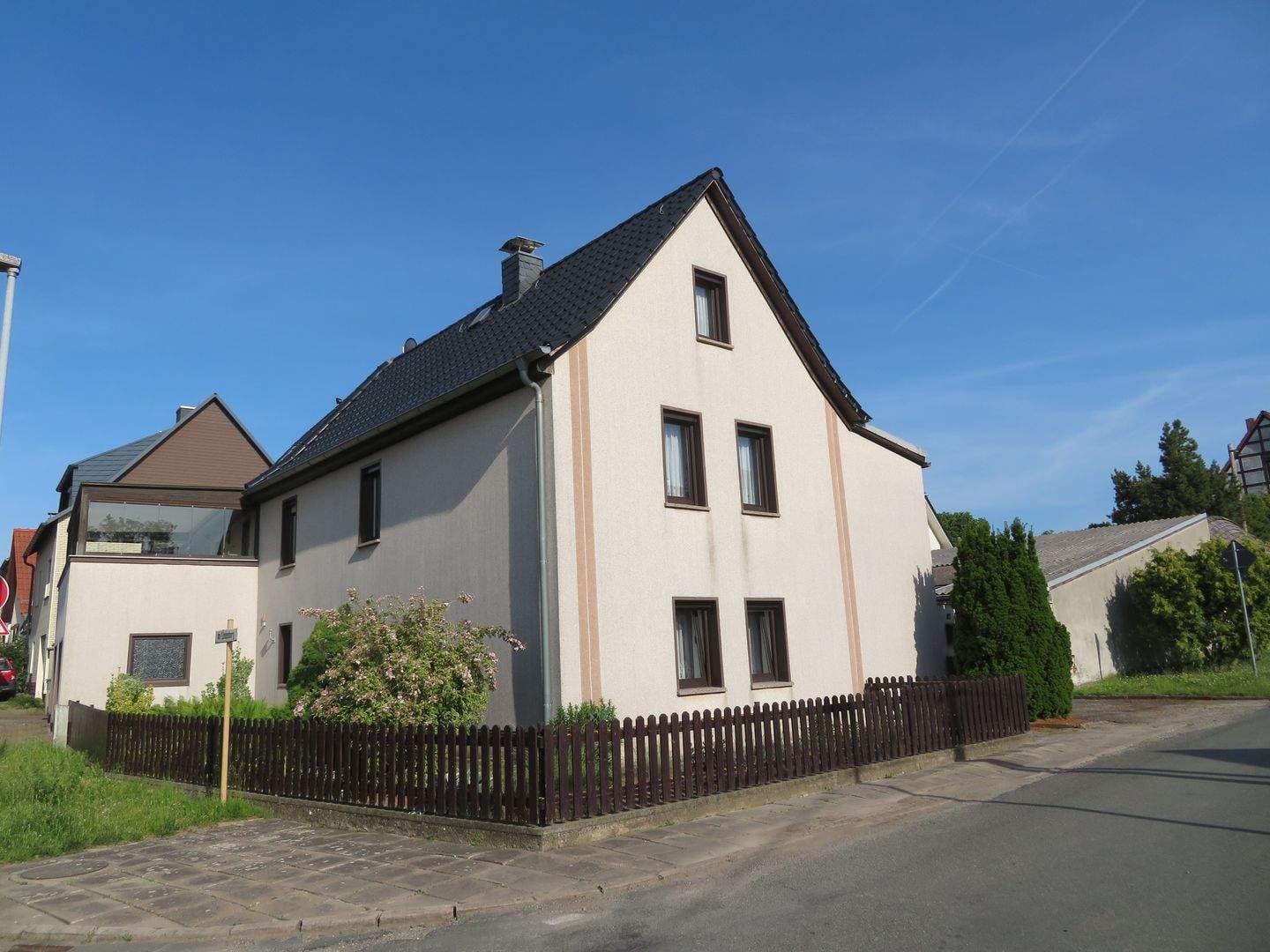 Immobilie in Ilmtal-Weinstraße - Großzügig gestaltetes und saniertes EFH zwischen Weimar und Apolda - Bild 2