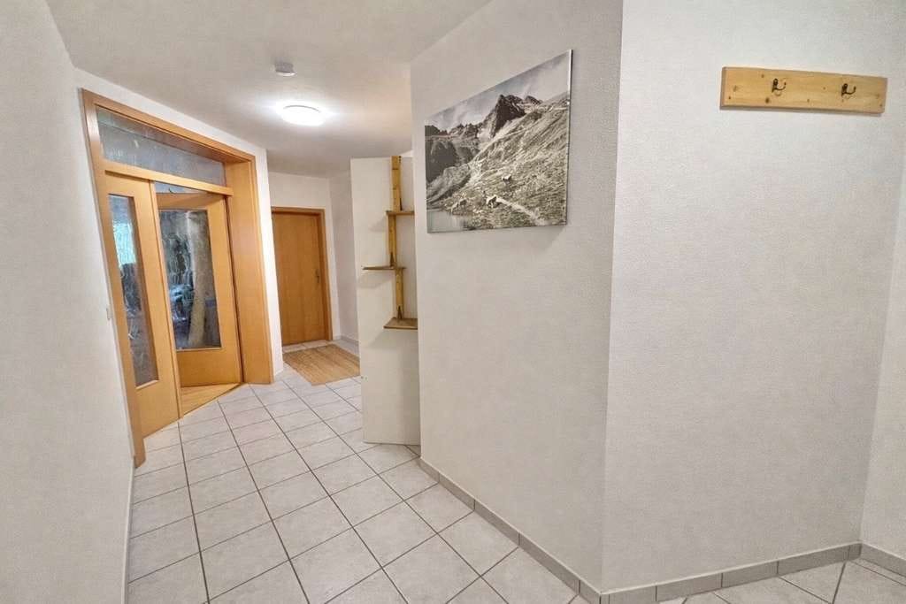 Immobilie in Bernried - Idyllische 3-Zimmer-Wohnung mit schöner Terrasse - Bild 2