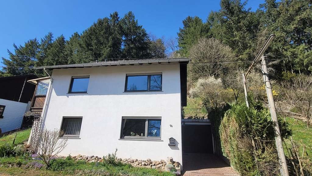 Immobilie in Staudernheim - Einfamilienhaus mit Garage am Waldrand - Bild 0