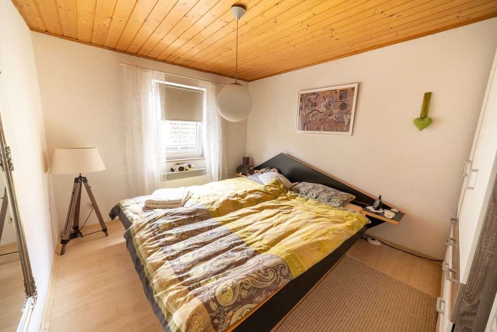 Immobilie in Reichartshausen - Bezahlbares Eigenheim mit Scheune, Werkstatt und viel Potenzial - Bild 3