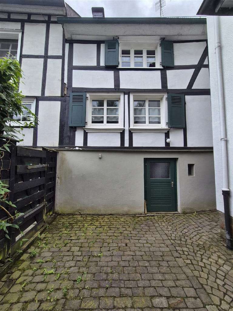 Immobilie in Engelskirchen - Charmantes Fachwerkhaus in zentraler Lage - Bild 1