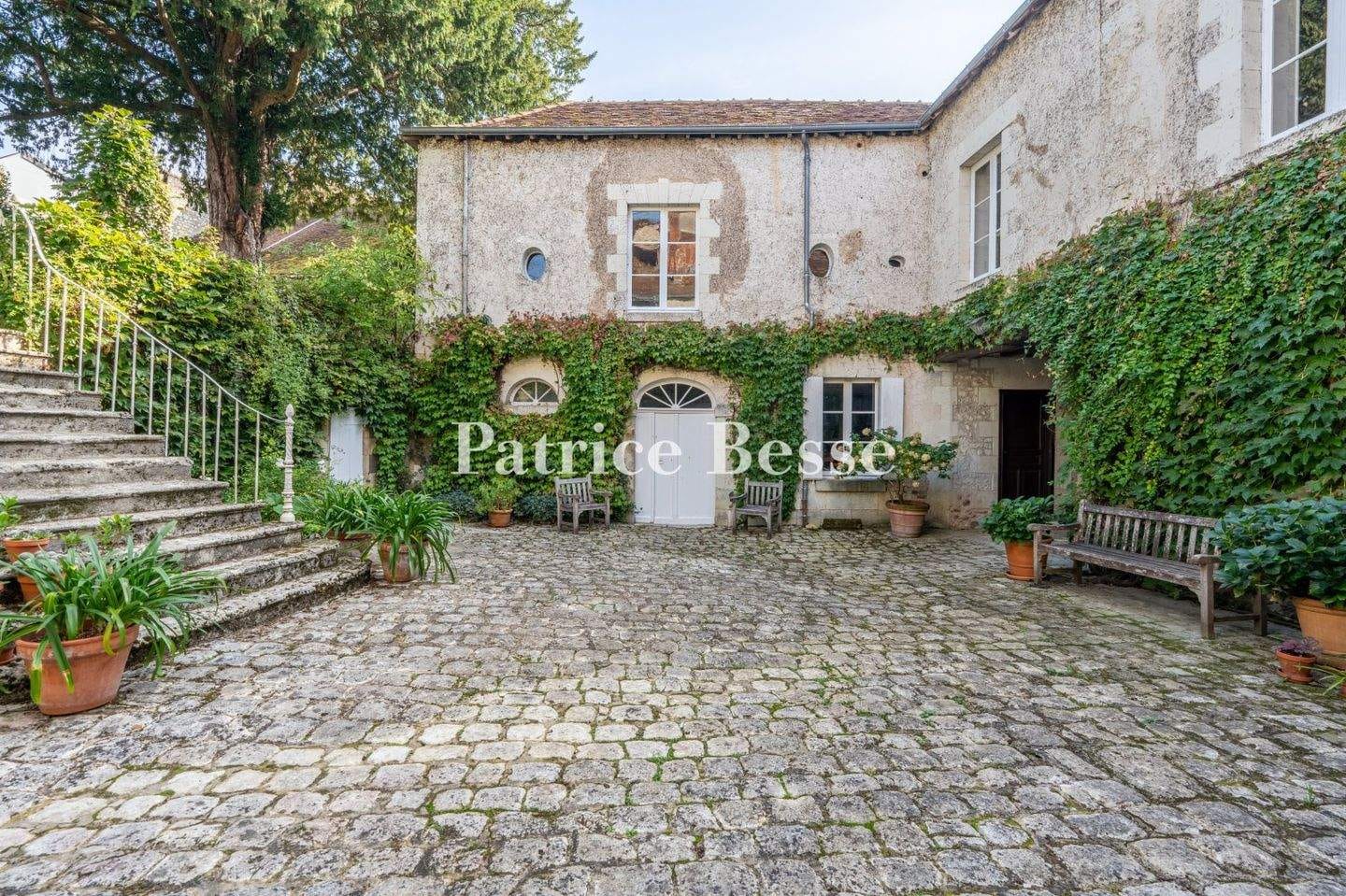 Immobilie in Meißner - A beautifully restored house with a court and gardens, nestled in a historical town in an area recalling Tuscany in France's Touraine province - ref 5 - Bild 4