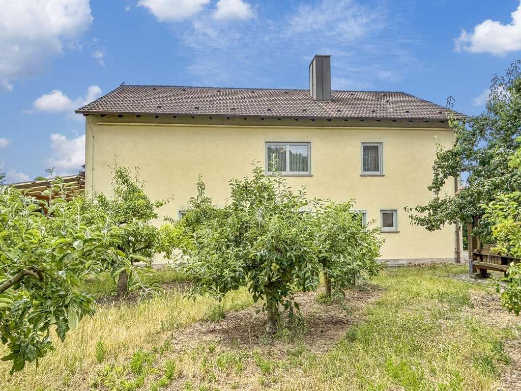 Immobilie in Sommerhausen - Ehemaliges Weingut - Wohnhaus und Nebengebäude in Sommerhausen - Bild 1