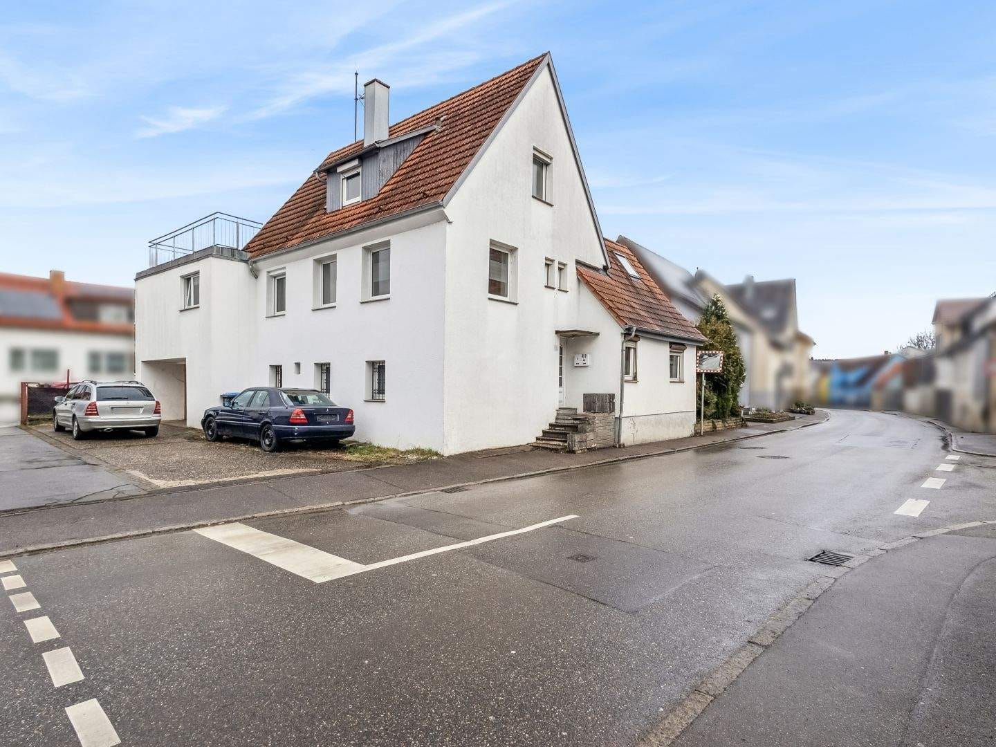 Immobilie in Weinstadt - Schöne Maisonette mit Riesenterrasse für sich einrichten und die vermietete Wohnung zahlt Ihre Rate - Bild 1