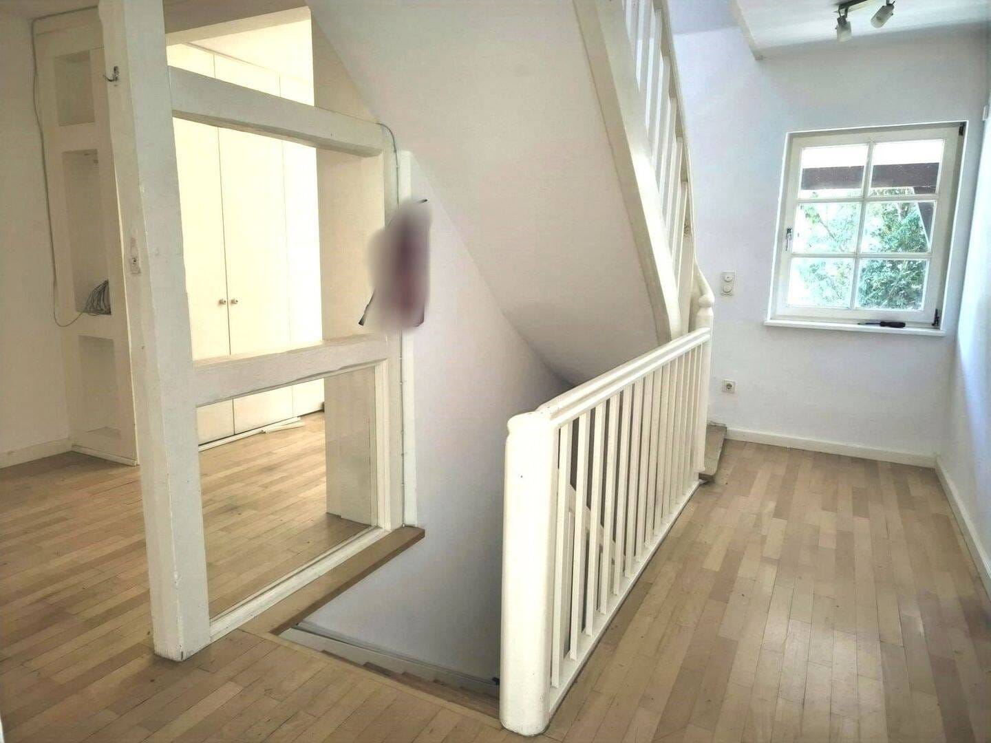 Immobilie in Bad Hersfeld - alles  "außer-gewöhnlich" - ruhige, sonnige Lage mit herrlichem Ausblick ! - Bild 3