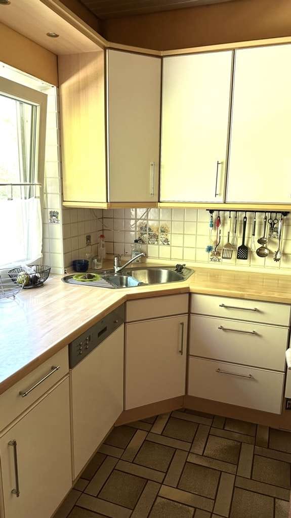 Immobilie in Eisenberg (Pfalz) - Einfamilienhaus in Split-Level-Architektur im beliebten Wohngebiet Steinborn - Bild 1