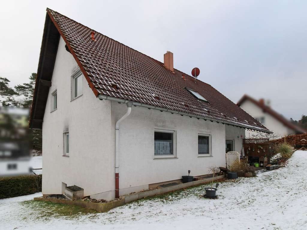 Immobilie in Bad Hersfeld - Gepflegtes Dreifamilienhaus in beliebter Lage von Bad Hersfeld - Kapitalanlage oder Eigennutzung - Bild 1