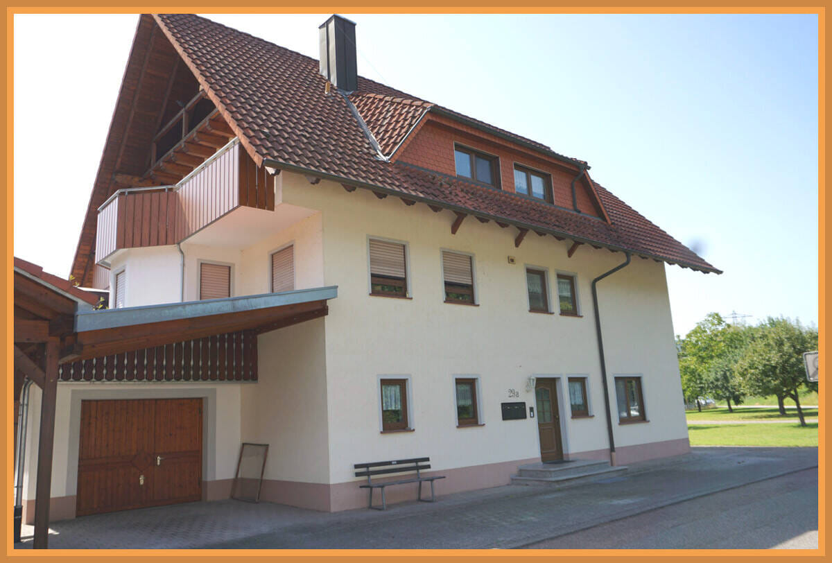 Immobilie in Steinach - Investieren & Wohnen: Großzügiges Mehrfamilienhaus in guter Wohnlage von Steinach zu verkaufen ! - Bild 1
