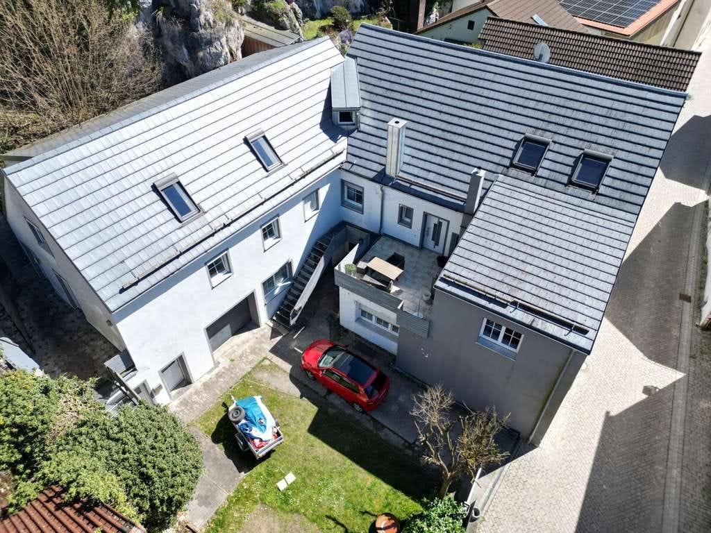 Immobilie in Essing - Vielseitiges Einfamilienhaus mit 2 Wohneinheiten & Gewerbe in Essing - Bild 0
