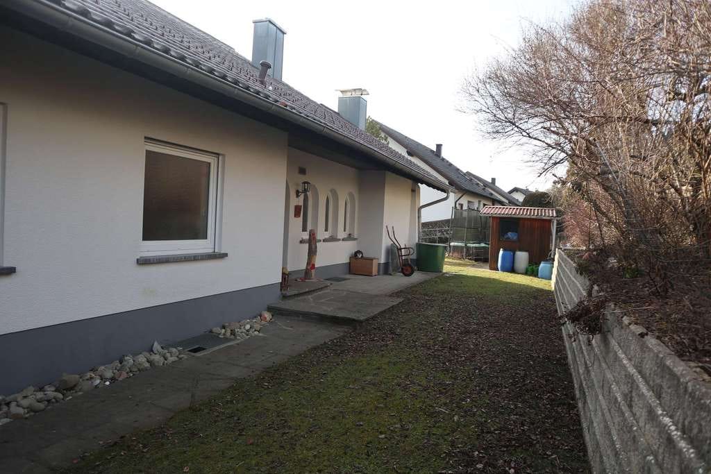 Immobilie in Geislingen - FÜR EINE FAMILIE MIT ELW: 2-3 Familienhaus Geislingen - Bild 2