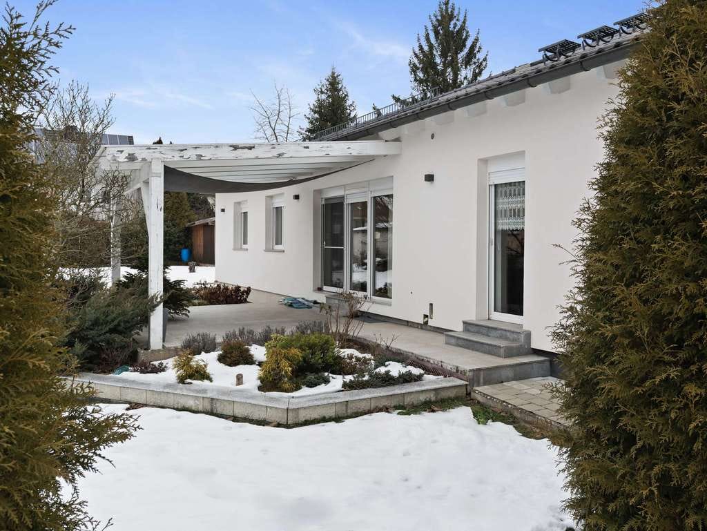 Immobilie in Pressath - Modernisierter Bungalow mit großem Gartengrundstück in ruhiger zweiter Reihe - Bild 4