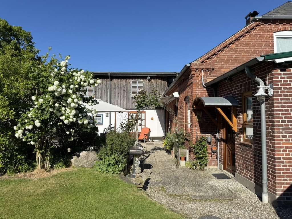 Immobilie in Niesgrau - Landhaus an der Ostsee mit parkähnlichem Garten und Blick auf 
die Geltinger Bucht! - Bild 4
