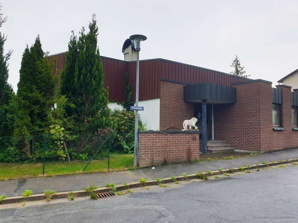 Immobilie in Hengersberg - Charmantes, großzügiges Wohnhaus in Hengersberg mit viel Potenzial. - Bild 2