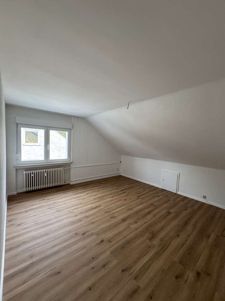 Immobilie in Walluf - Leerstehende & sanierte 3 ZKB-Wohnung in Walluf - Bild 0