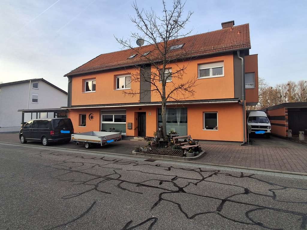 Immobilie in Linkenheim-Hochstetten - Schönes 4-Familienhaus mit großem Grundstück - Bild 2