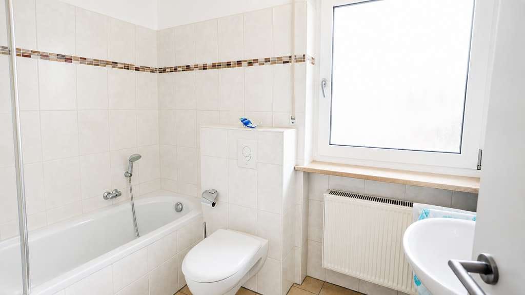 Immobilie in Geretsried - Gepflegtes Reihenendhaus in begehrter Ecklage mit  Garten, Garage und Ausbaupotential - Bild 4