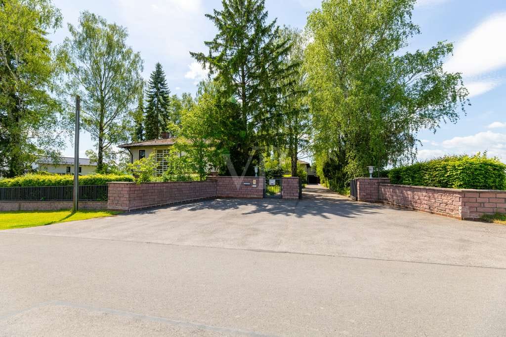 Immobilie in Bad Rodach - Charmantes Einfamilienhaus auf parkähnlichem Grundstück - Bild 4
