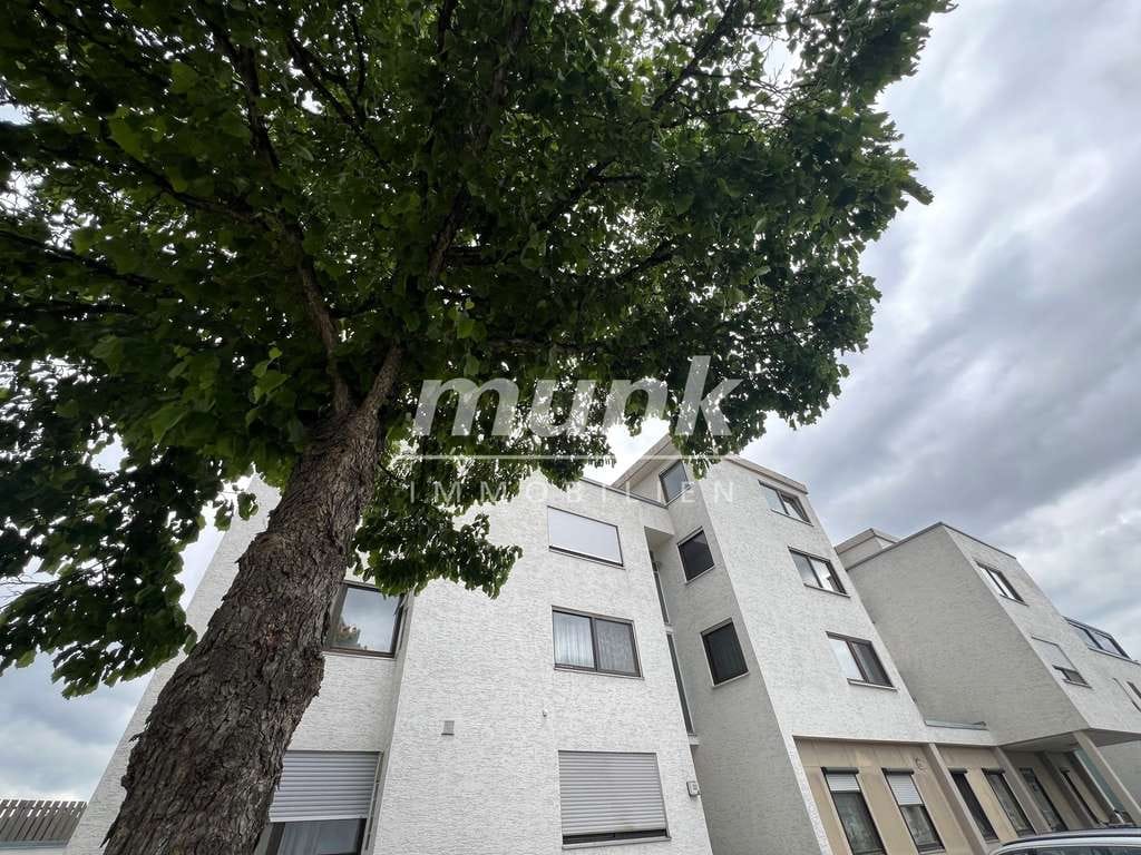 Immobilie in Dietenheim - Familienfreundliche 4-Zimmer-Wohnung mit Balkon und Tiefgarage in Dietenheim - Bild 0
